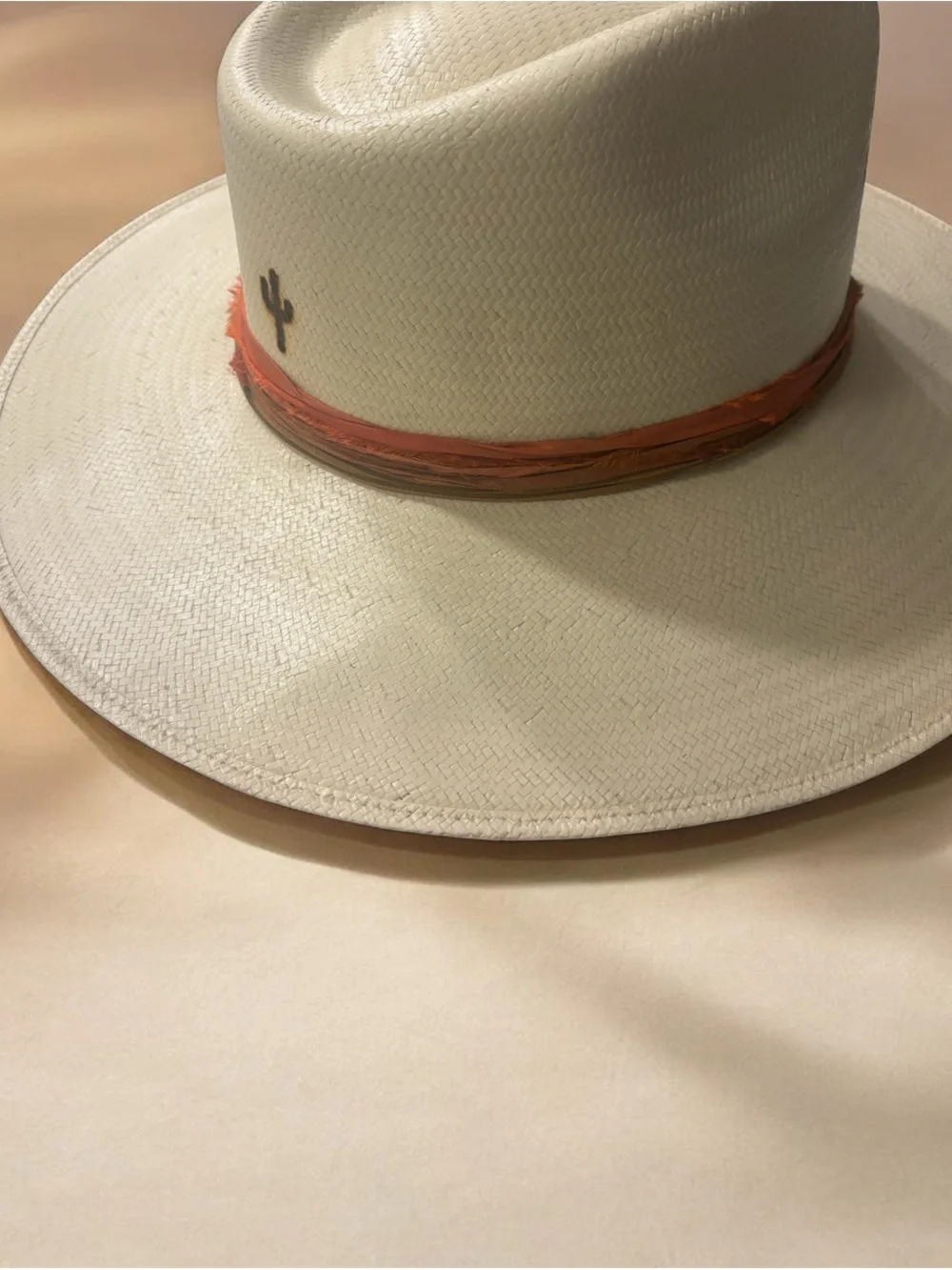 Charlie 1 Horse classic white